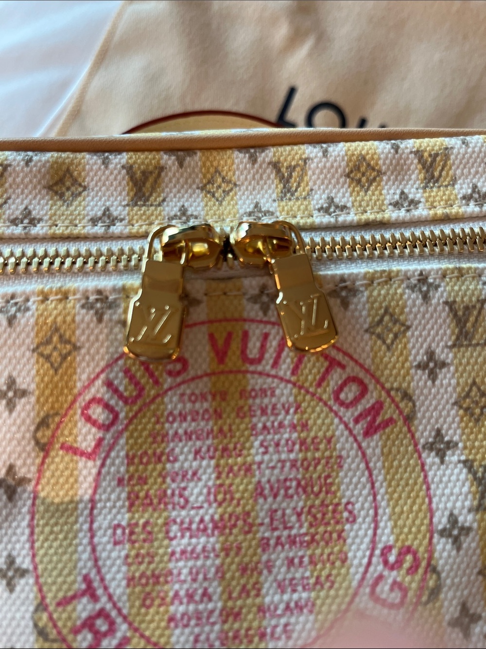Louis Vuitton Beige, grey pink MiniMonogram Cosmetic Case Vanity Nice Mini BB - Picture 6 of 8